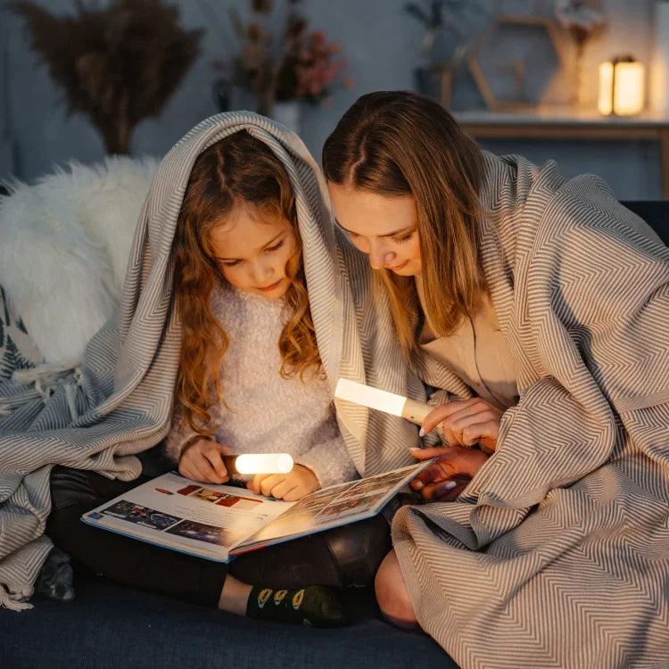 Bewegungsmelder Lampe | LED Lampe mit Warmweißem Licht & USB-Akku | Elegantes Holzdesign für Gemütlichkeit und Komfort 8