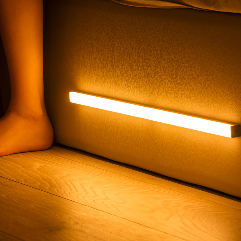 Bewegungsmelder Licht | LED Lampe mit Bewegungsmelder für Innen & Außen | Energieeffizient und Einfache Montage 4