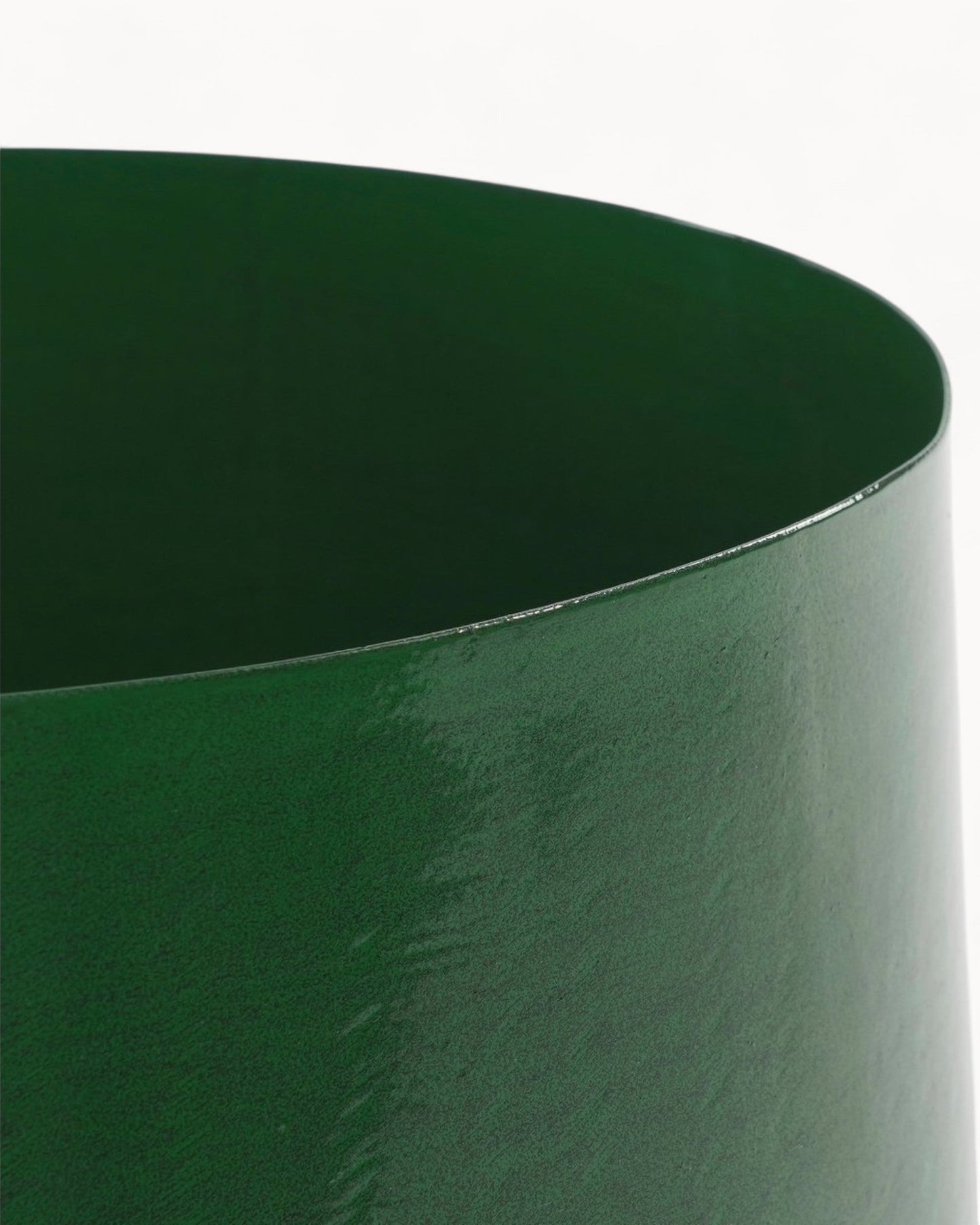 Dunkelgrüner Blumentopf aus Metall im Industriellen Design | Perfekt für Mittelgroße Pflanzen 1