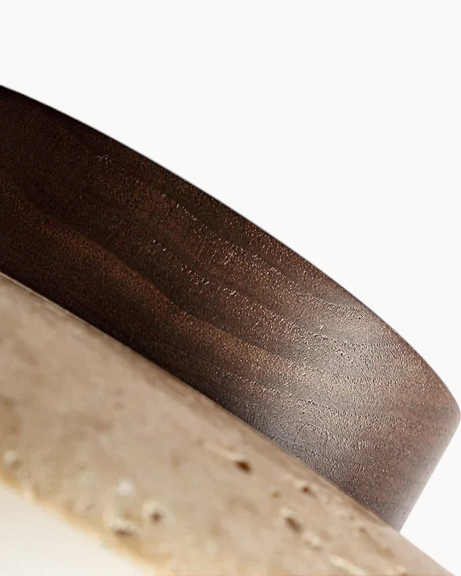 Elegante Deckenleuchte im Wabi-Sabi Stil aus Holz mit warmem Licht für gemütliche Räume 2