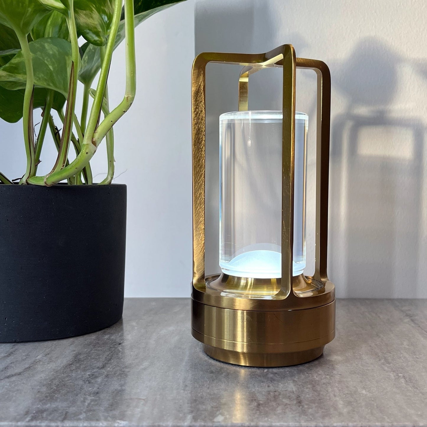Elegante Kabellose Tischlampe mit Touch-Control & Dimmbarkeit | Moderne LED Tischleuchte für Flexibles Wohnen 5