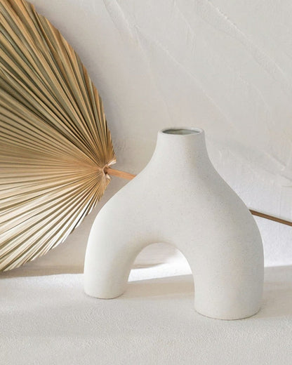 Elegante Keramikvase | Geschwungenes Design aus Hochwertiger Keramik | Stilvolle Dekoration für Ihr Zuhause 1