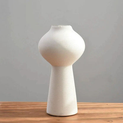 Elegante Keramikvase | Handgefertigte Blumenvase mit Ringskulptur | Stilvolle Deko für jeden Raum 0