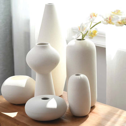 Elegante Keramikvase | Handgefertigte Blumenvase mit Ringskulptur | Stilvolle Deko für jeden Raum 2