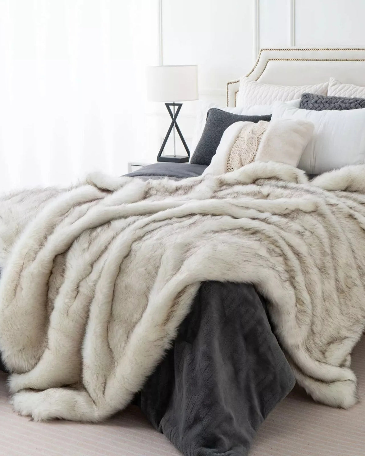 Elegante Kunstpelz Überwurfdecke | Luxuriöse Decke für Stil und Komfort 4