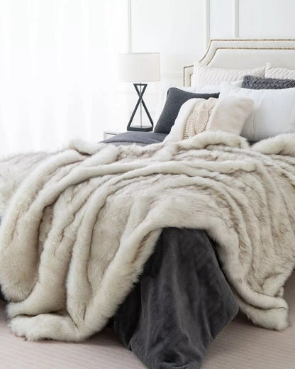 Elegante Kunstpelz Überwurfdecke | Luxuriöse Decke für Stil und Komfort 4
