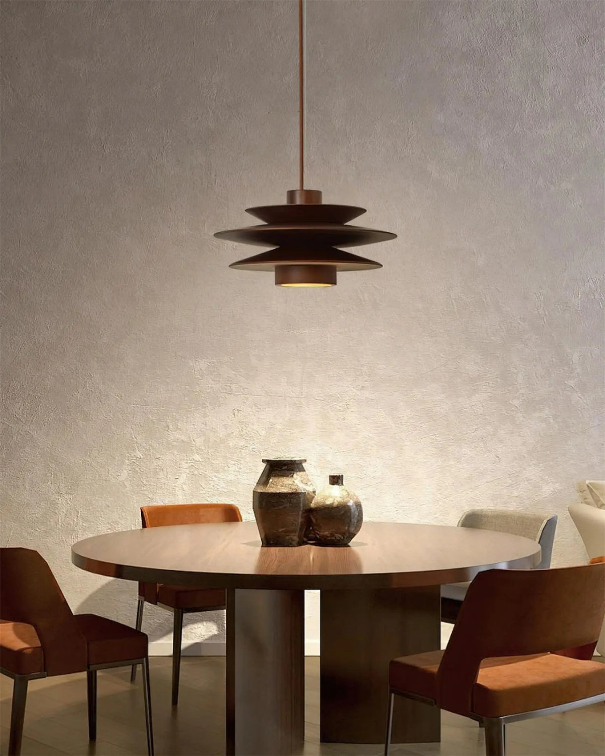 Elegante Pendelleuchte aus Walnussholz mit modernem Design für stilvolle Beleuchtung 3