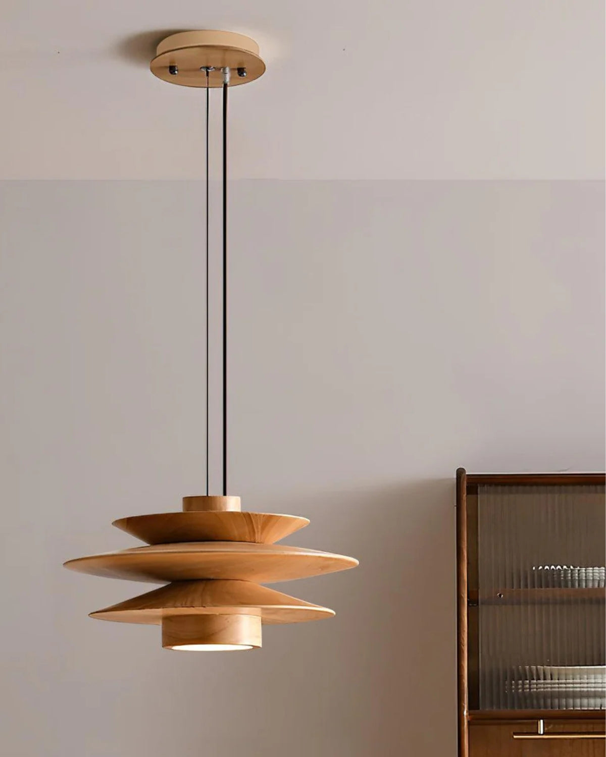Elegante Pendelleuchte aus Walnussholz mit modernem Design für stilvolle Beleuchtung 6