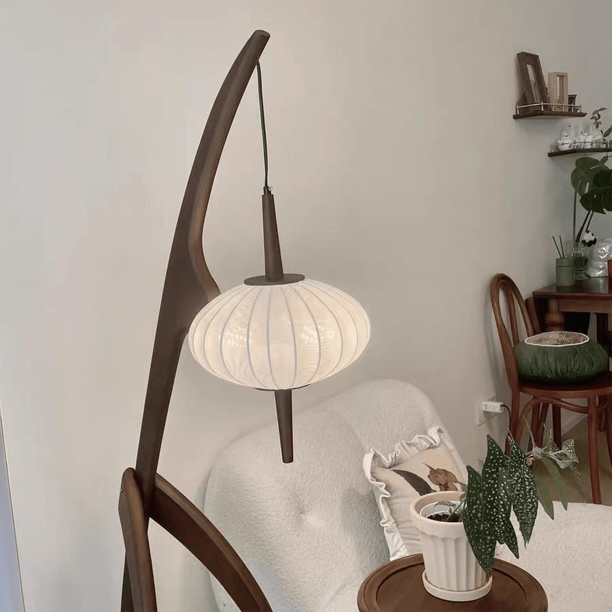 Elegante Stehlampe Holz mit Skulpturalem Design | Stilvolle Beleuchtung für Wohnzimmer 3