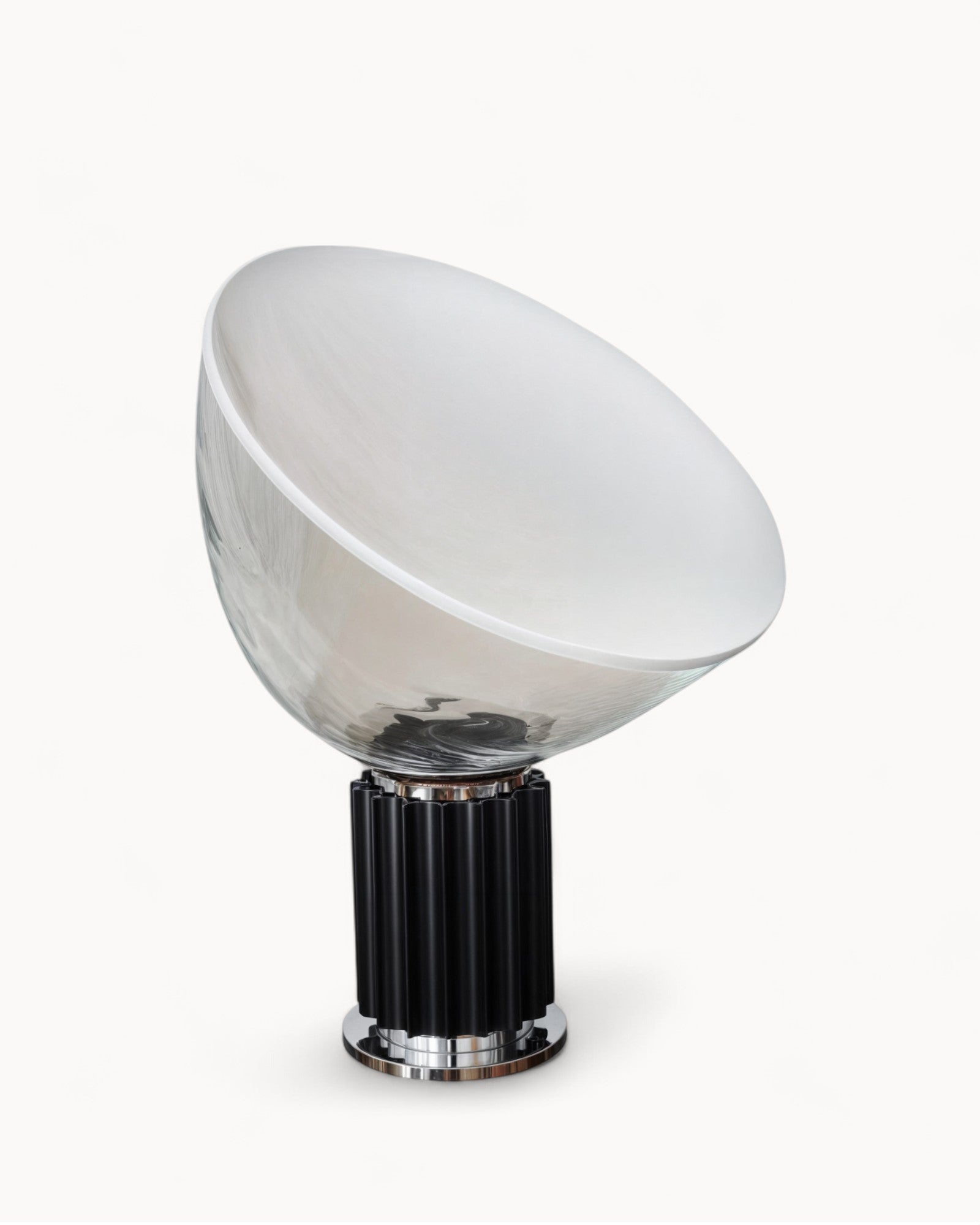 Elegante Tischlampe | Art-Deco Design mit Hochwertigem Eisen | Stilvolle Beleuchtung für Ihr Zuhause 0