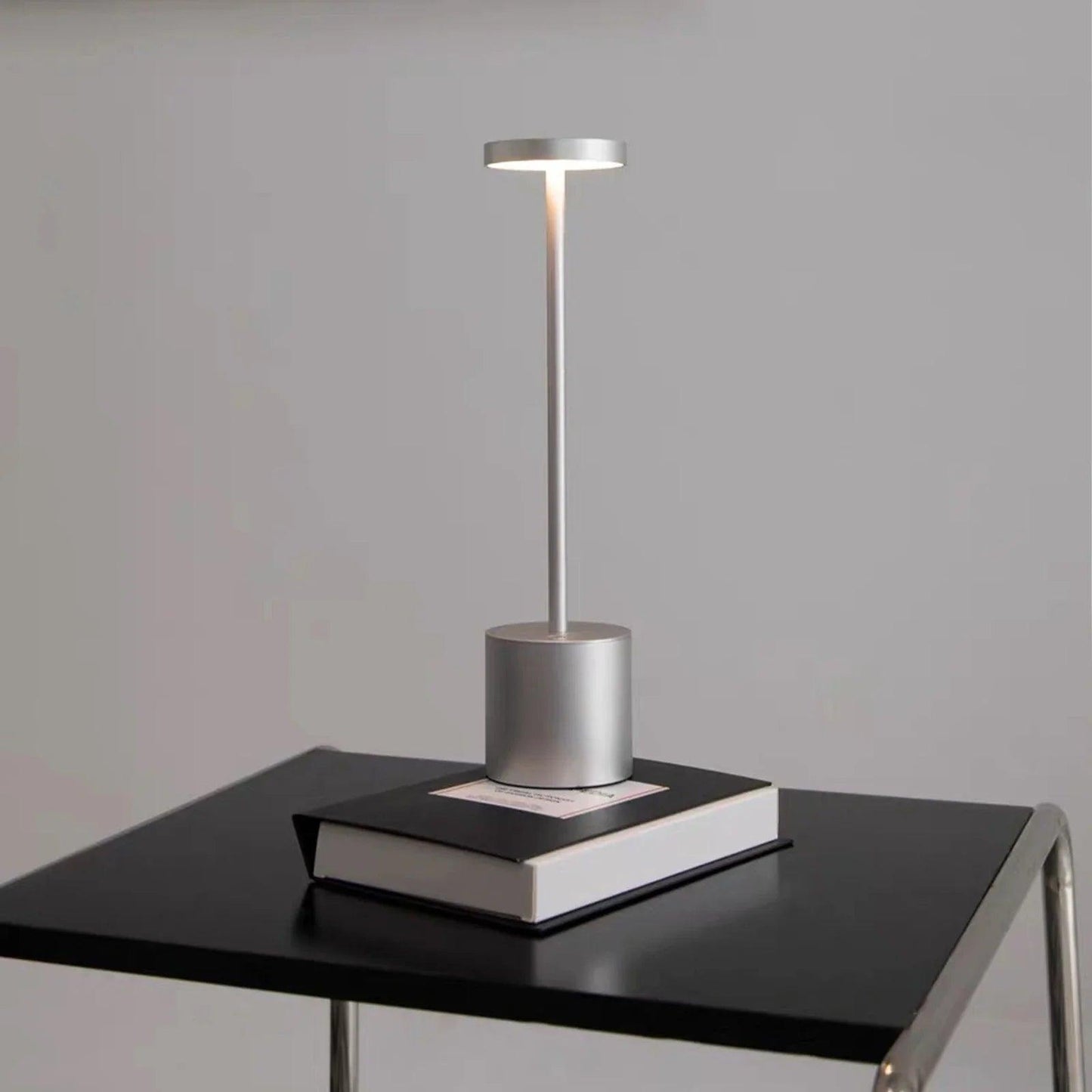 Elegante Tischlampe | Kabellose LED Tischleuchte mit USB-Aufladung | Dimmbar für Flexibles Ambiente 2