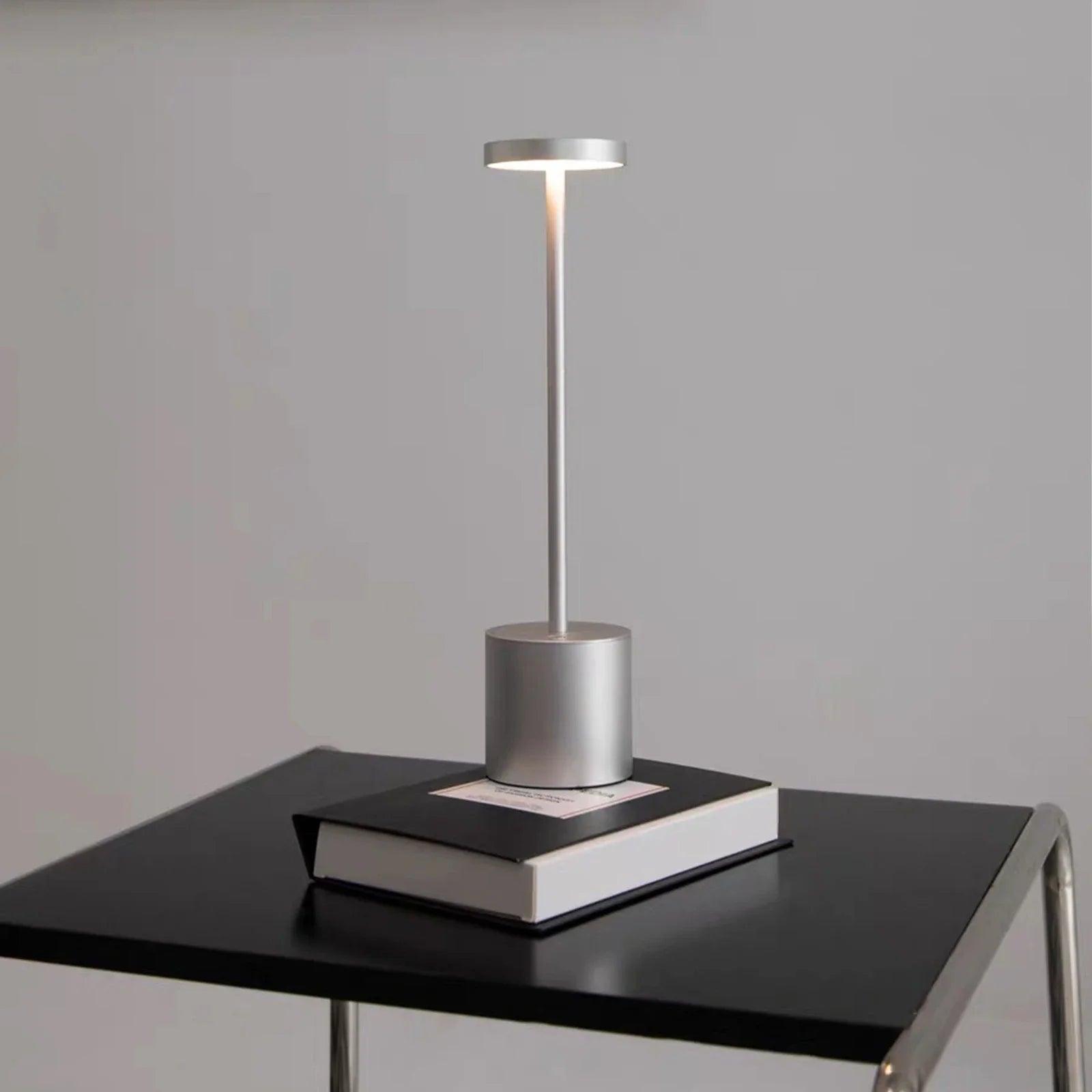 Elegante Tischlampe | Kabellose LED Tischleuchte mit USB-Aufladung | Dimmbar für Flexibles Ambiente 2