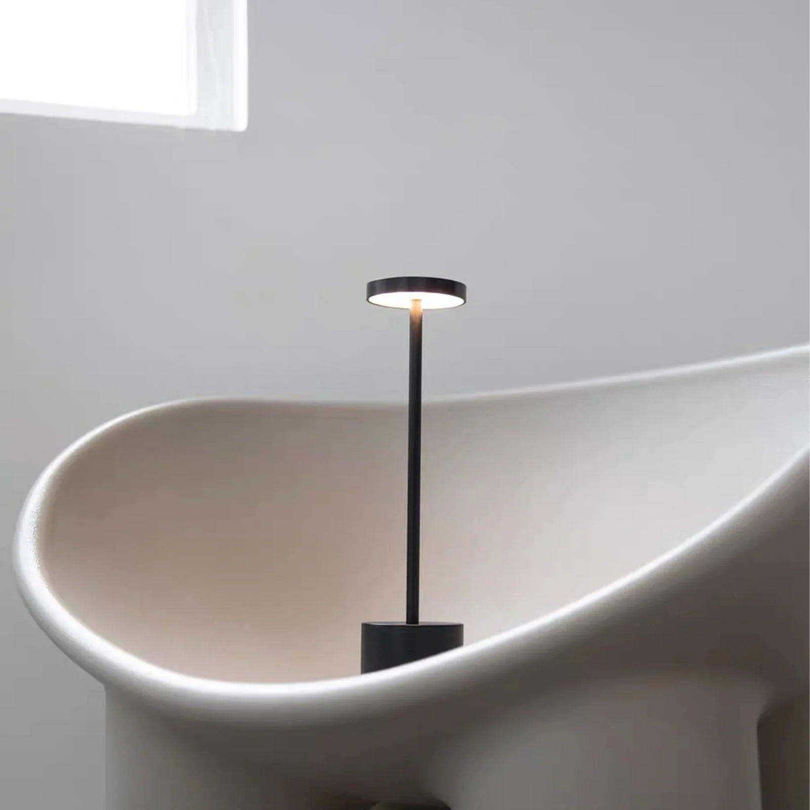 Elegante Tischlampe | Kabellose LED Tischleuchte mit USB-Aufladung | Dimmbar für Flexibles Ambiente 3