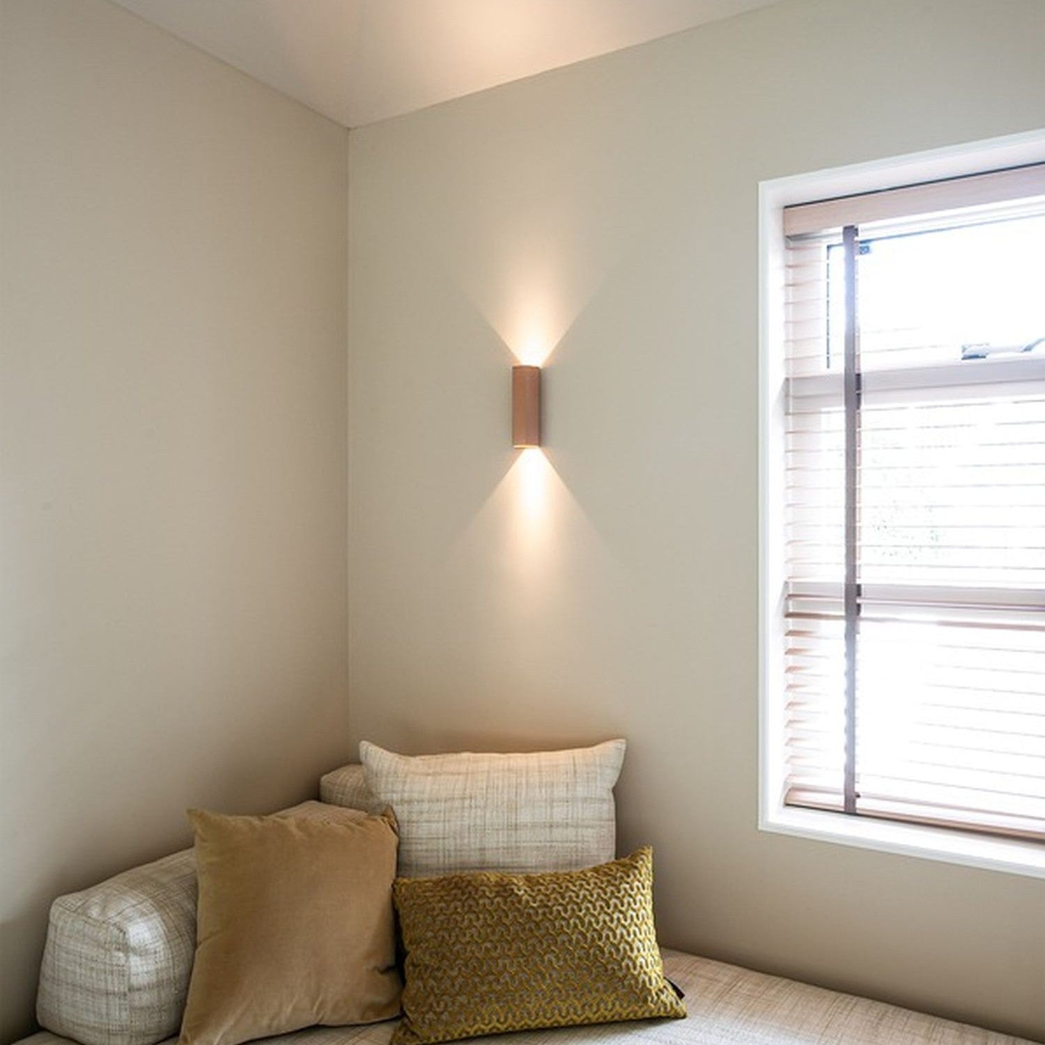 Elegante Wandleuchte | Hexagon Mini-Wandleuchte mit Gold-Finish | Stilvolle Beleuchtung für Wohnräume 2