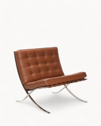 Eleganter Loungesessel mit Hocker aus Mikrofaser-Leder und Chromrahmen für höchsten Komfort 0
