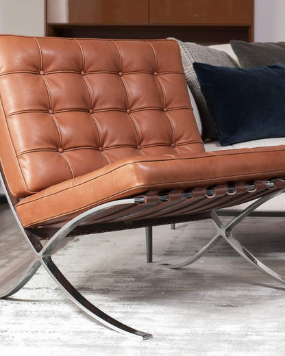 Eleganter Loungesessel mit Hocker aus Mikrofaser-Leder und Chromrahmen für höchsten Komfort 3