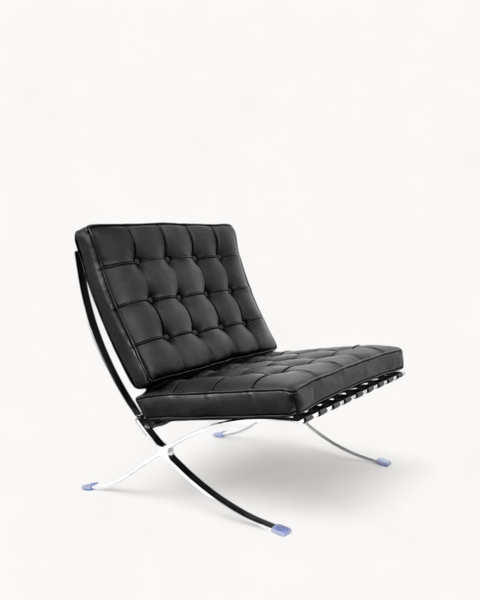 Eleganter Loungesessel mit Hocker aus Mikrofaser-Leder und Chromrahmen für höchsten Komfort 4