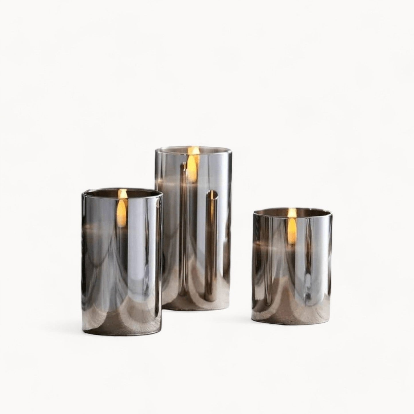 GlowFlicker | LED-Kerzen Set mit Realistischem Flammeneffekt | Graues Glas für Gemütliche Atmosphäre 0