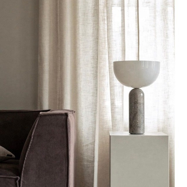 Talia LED Nachttischlampe aus Marmor-Optik mit Glasschirm