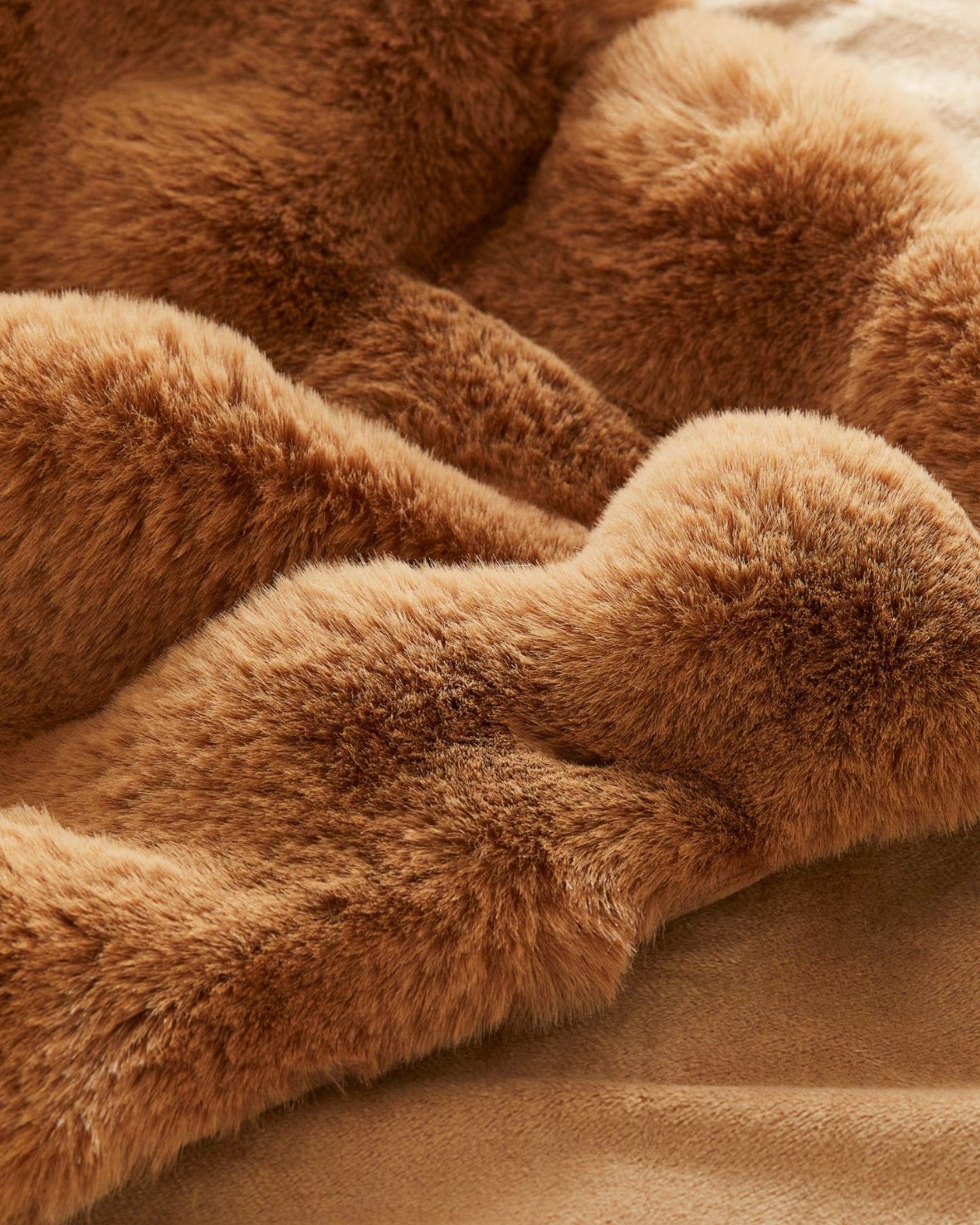 Kuscheldecke | Flauschiges Plaid aus 100% Recycled Polyester | Gemütliche Decke für Sofa und Bett 7