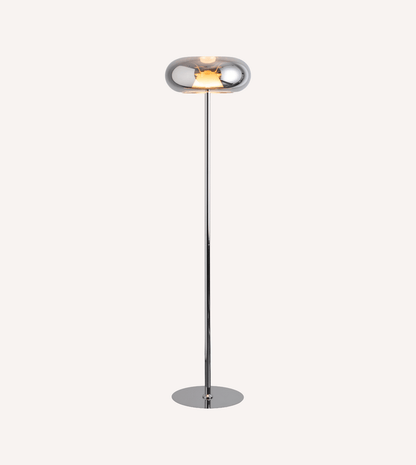 LED-Stehlampe AURELIO in Chrom, freigestellt