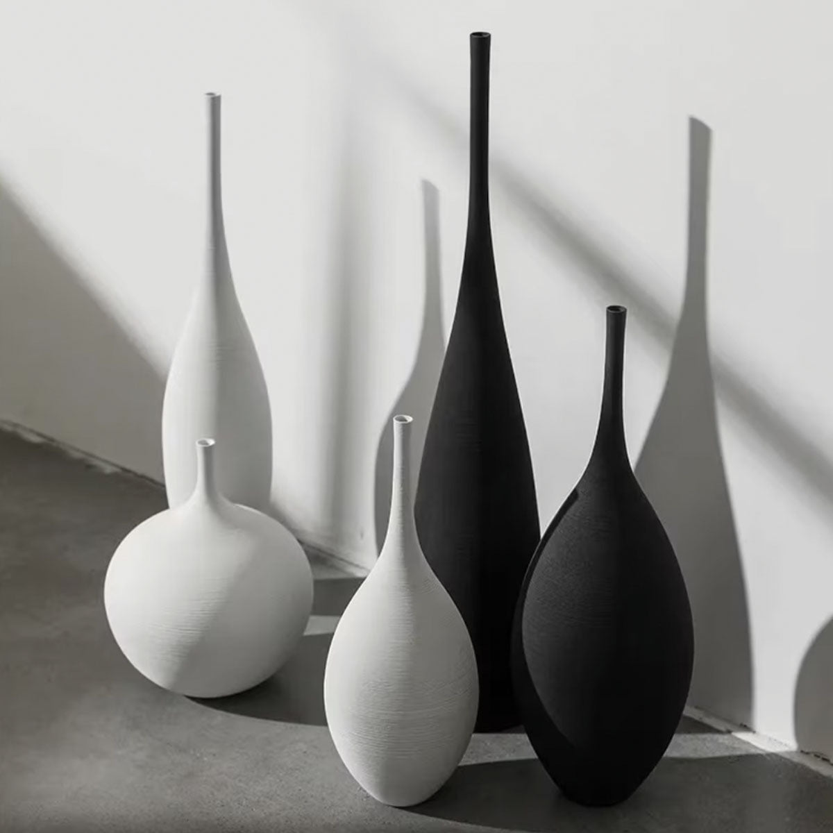 Moderne Keramikvase | Minimalistisches Design mit Organischer Form | Elegante Blumendekoration für Jedes Zuhause 2