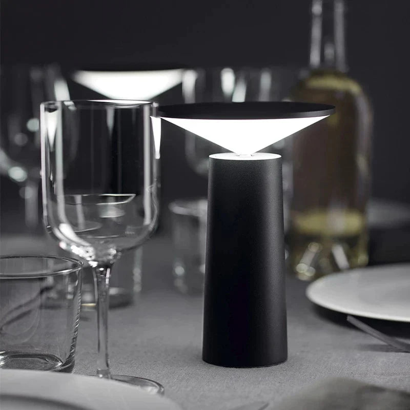 Moderne LED Tischlampe | Dimmbar & 360° Drehbar | Tragbare Akku Tischleuchte für Flexibles Licht 1
