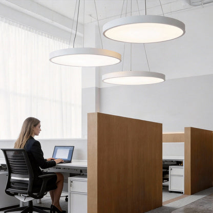 Moderne Pendelleuchte für Esstisch mit Dimmfunktion & Augenschonendem Acrylschirm - Flexible Hängelampe für Büros und Wohnräume 9