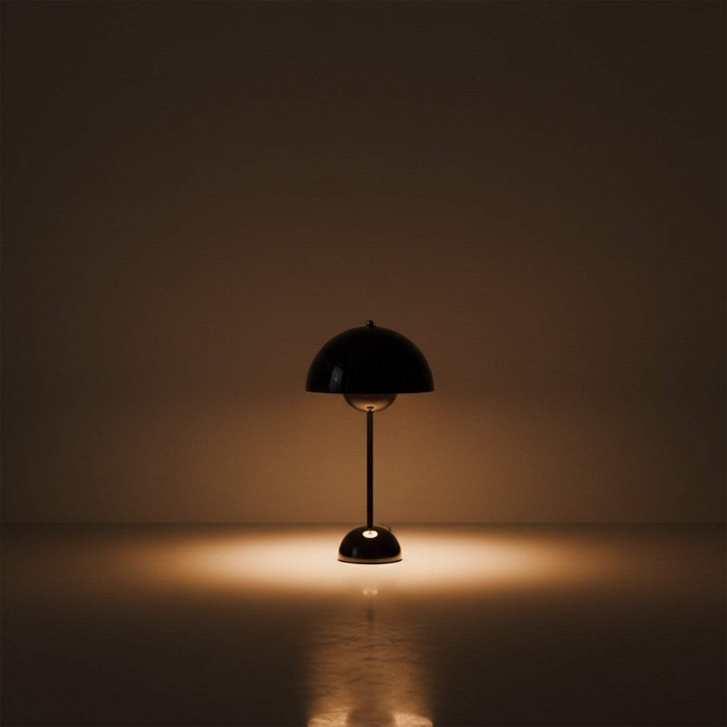 Moderne Tischlampe | Kabellose LED Tischleuchte mit Einstellbarem Licht | Minimalistisches Design für Jede Einrichtung 2
