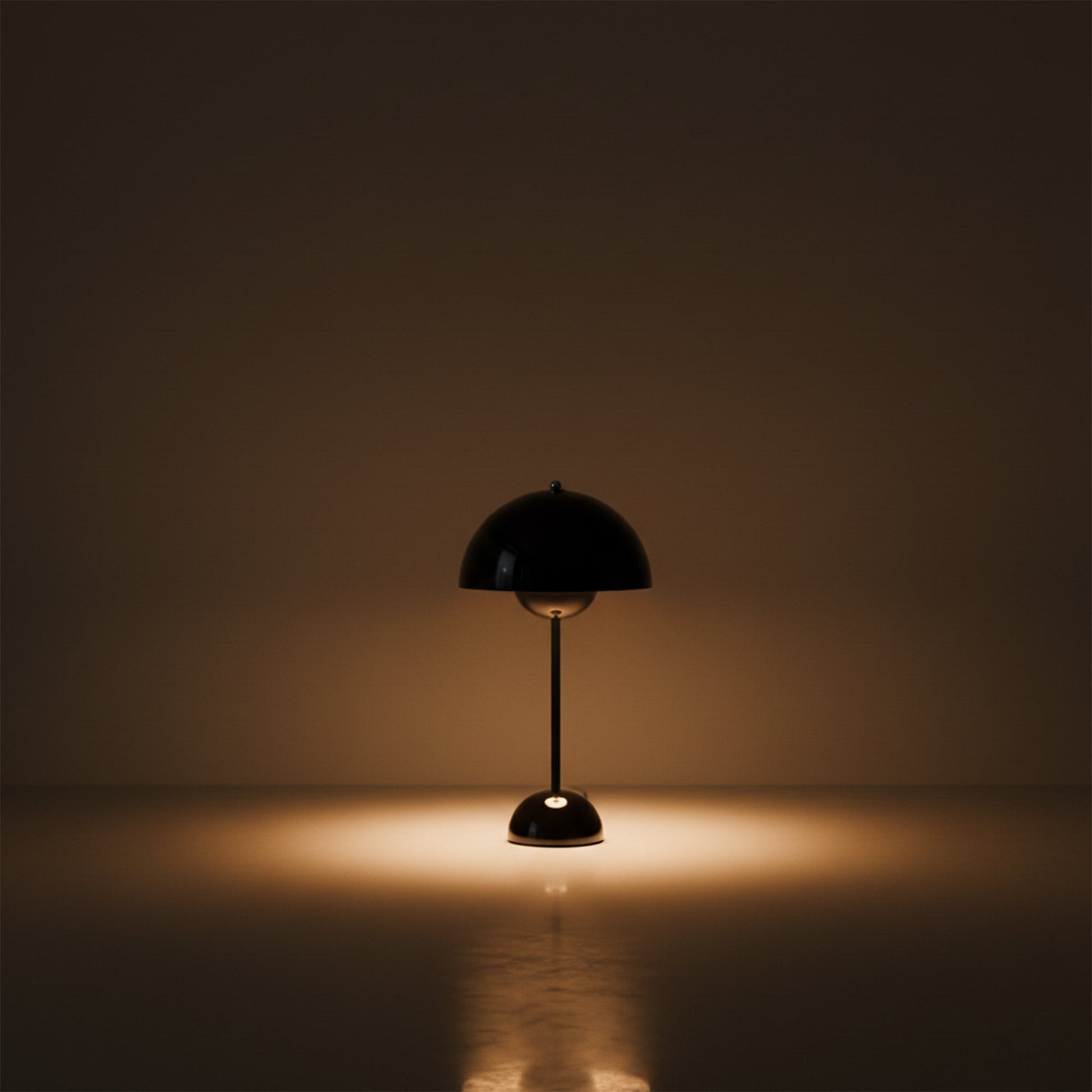 Moderne Tischlampe | Kabellose LED Tischleuchte mit Einstellbarem Licht | Minimalistisches Design für Jede Einrichtung 2