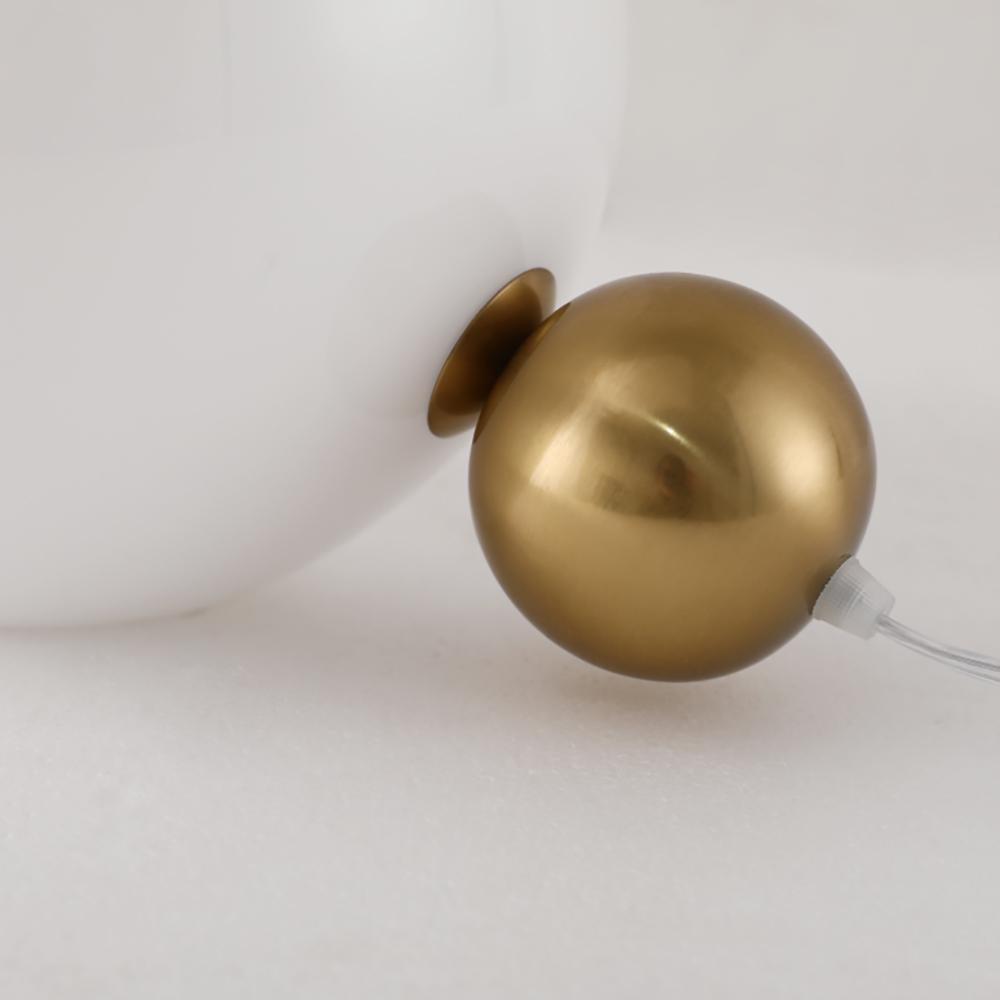 Moderne Tischlampe | Weiße Globe-Tischleuchte mit Goldsockel | Elegantes Design für Stil und Atmosphäre 3