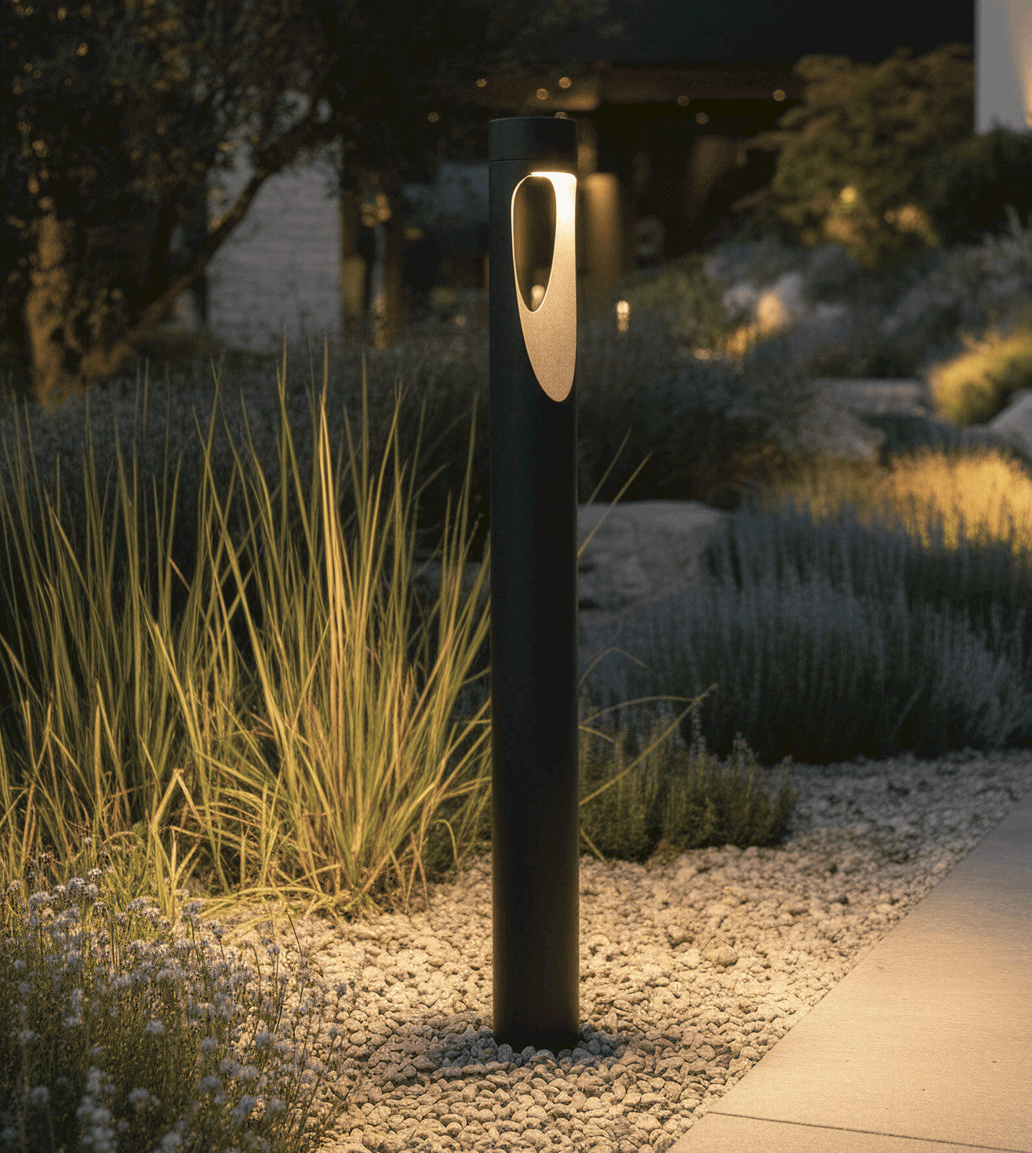 Nilo | Gartenleuchte aus Eisen mit Modernem Design | Wetterfest für Stilvolle Außenbereiche 0
