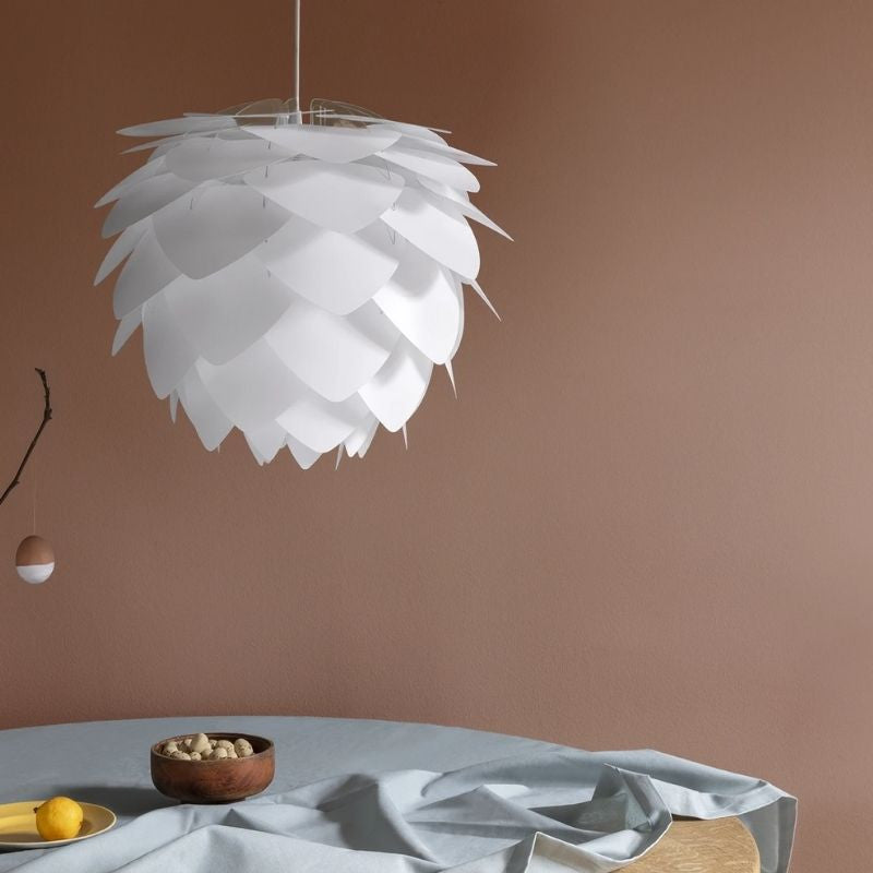Silvia | Pendelleuchte im Tannenzapfen-Design mit Warmem Licht | Stilvolle Hängeleuchte für Ihr Esszimmer 7