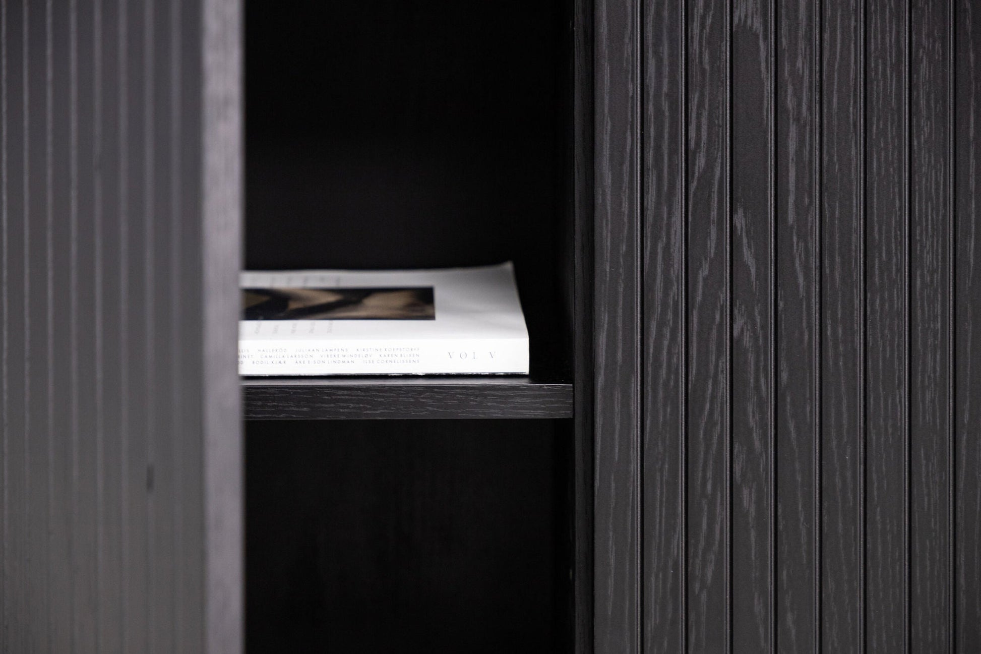 Skandinavisches Highboard Schwarz mit Praktischem Stauraum für Elegante Wohnräume 3