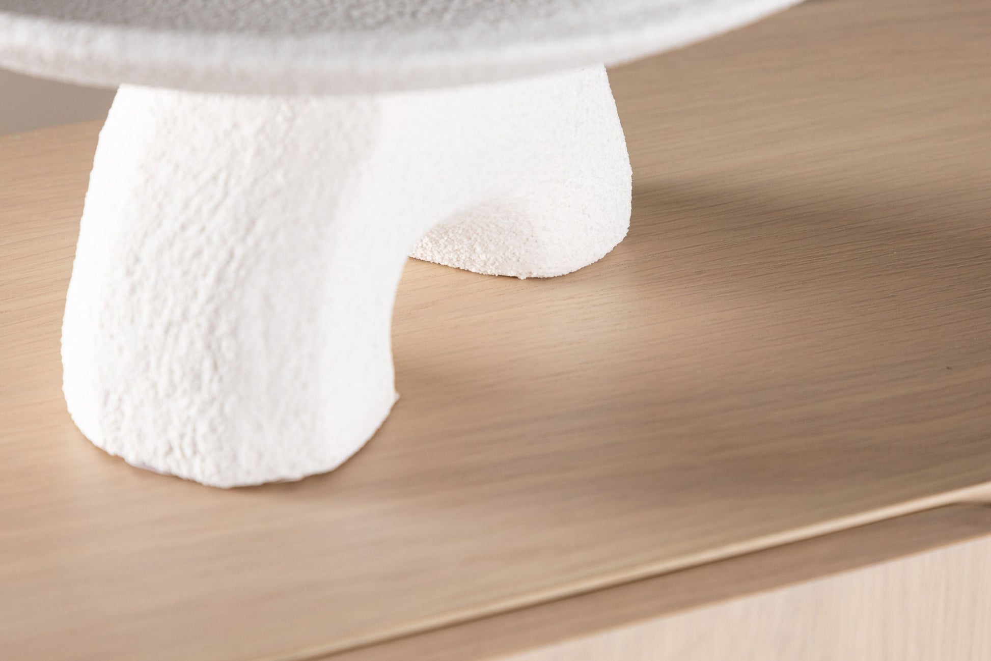 Skandinavisches Hochboard | Beige Holzwerkstoff mit Praktischem Stauraum | Stilvolles Möbel für Vielseitige Nutzung 3