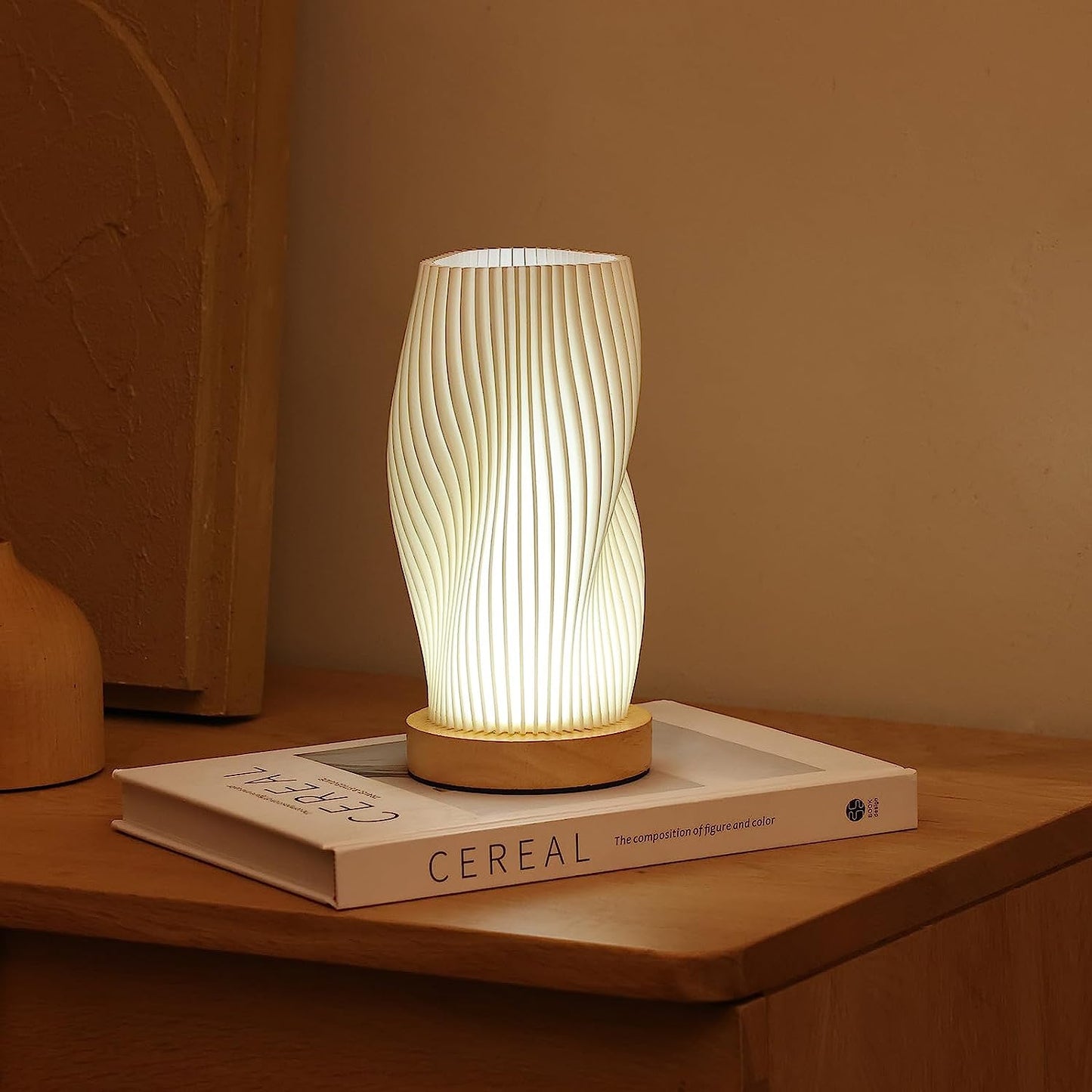 Wellenkamm Tischlampe | Dimmbar mit USB-Anschluss | Moderne Eleganz für jeden Raum 3