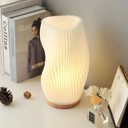 Wellenkamm Tischlampe | Dimmbar mit USB-Anschluss | Moderne Eleganz für jeden Raum 6